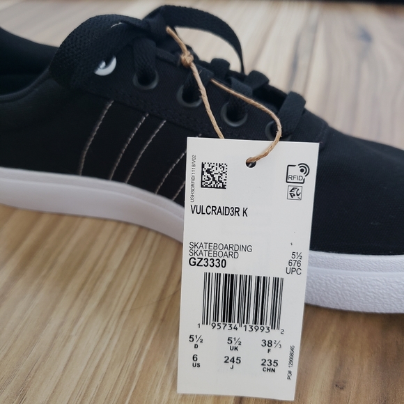 Adidas VULCRAID3R K SKATEBOARD CG3330 Shoes 6 Men 7 Women 5.5Youth - Picture 9 of 9